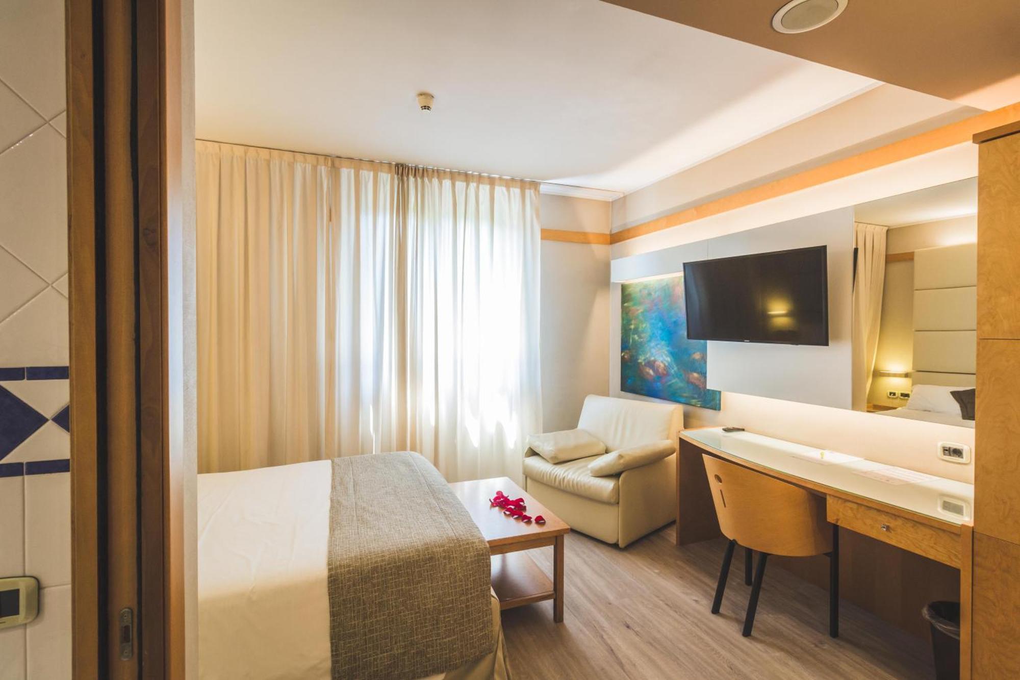 Park Hotel Ai Pini & Restaurant Ai Pini Mestre Pokoj fotografie